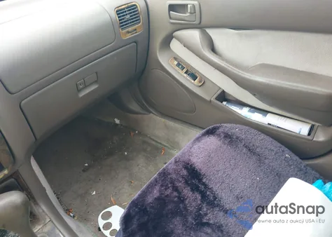 1996 Toyota Camry Dx/Le/Xle from USA, damaged, VIN 4T1BG12K8TU754331